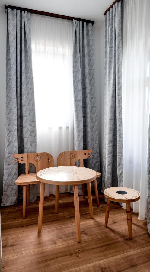 Bed and Breakfast Conacul Olarilor Baia de Fier Exterior foto
