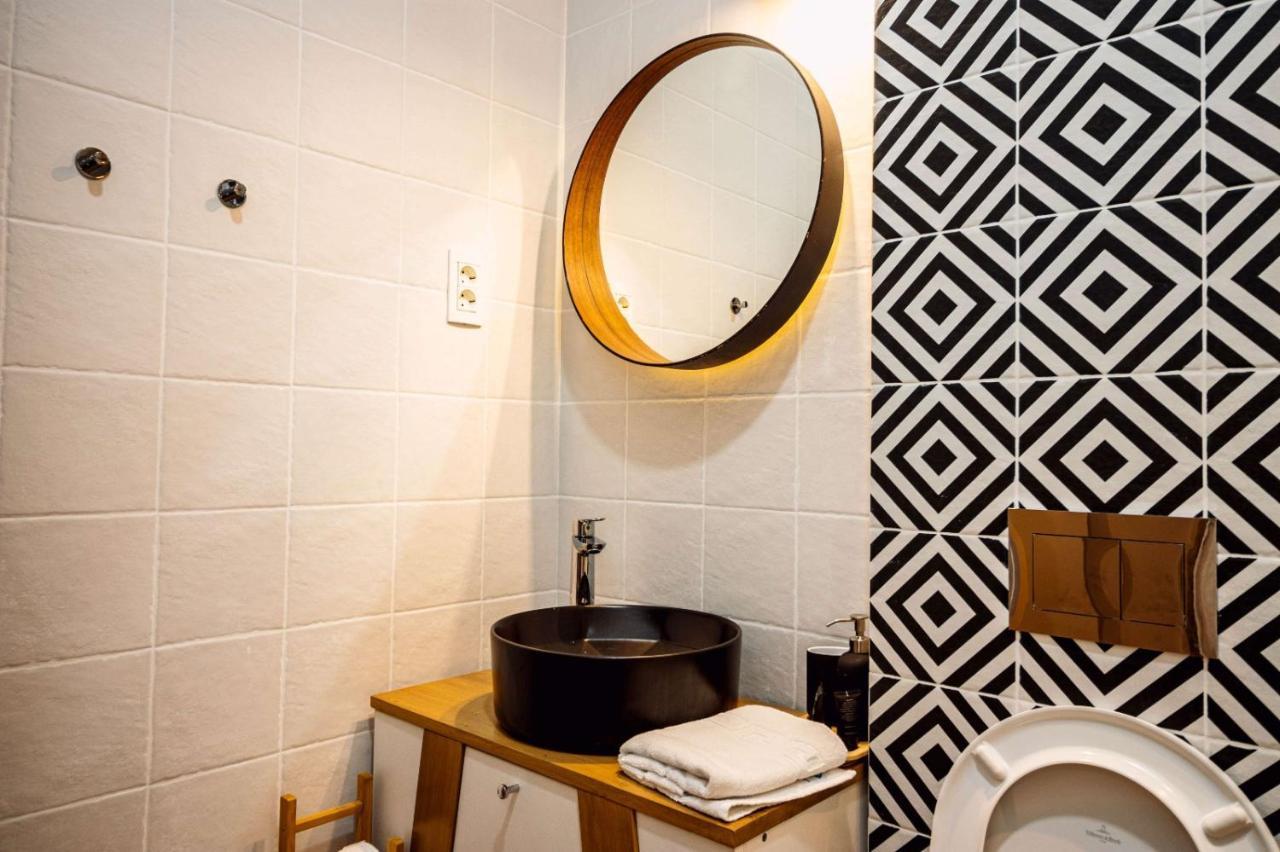 Bed and Breakfast Conacul Olarilor Baia de Fier Exterior foto