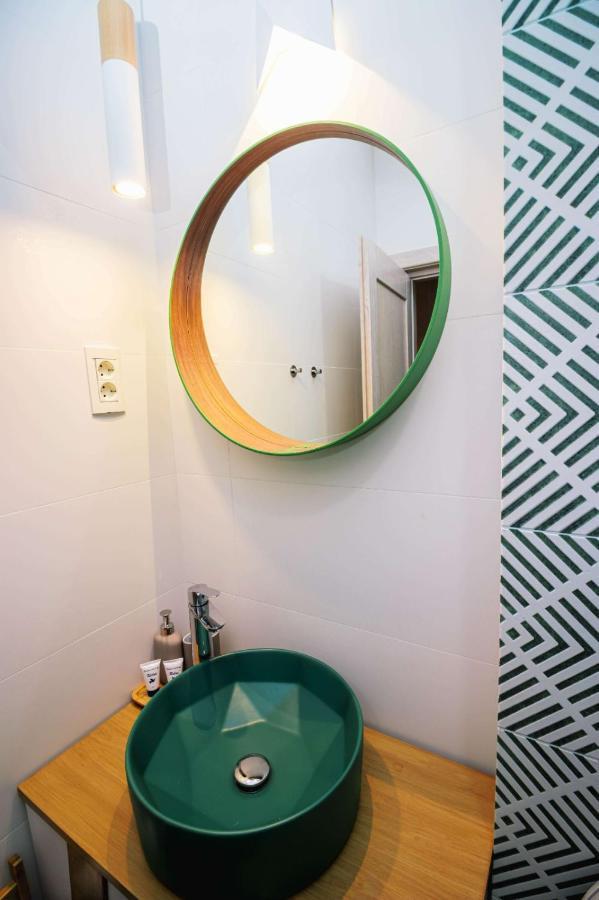 Bed and Breakfast Conacul Olarilor Baia de Fier Exterior foto