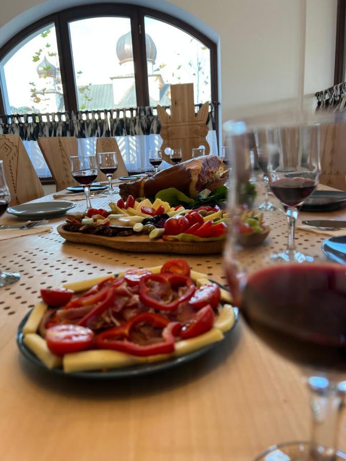 Bed and Breakfast Conacul Olarilor Baia de Fier Exterior foto